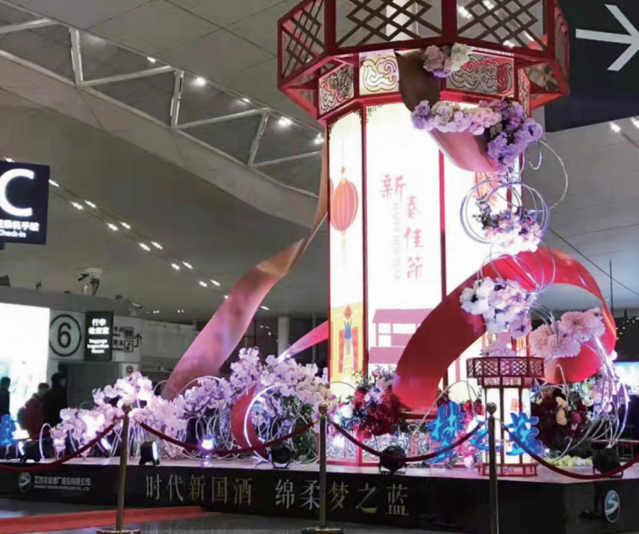 陆家嘴金融中心LED网络联播媒体